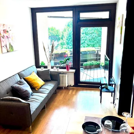 Bright With Balcony At Woehrder